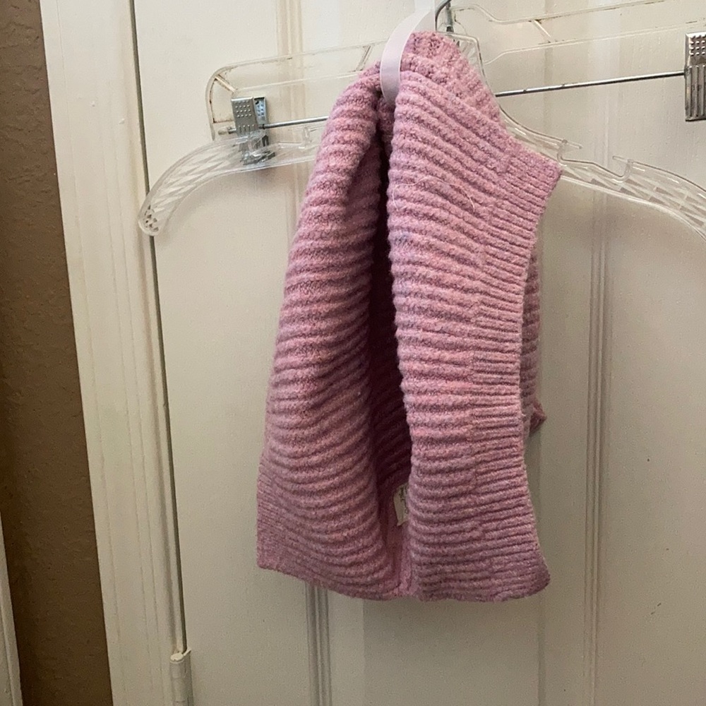 FINAL MARKDOWN NWT universal threads neck warmer